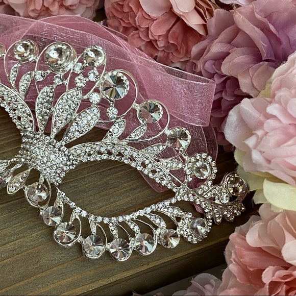 Stunning Crystal Venetian Masquerade Mask - Picture 5 of 14
